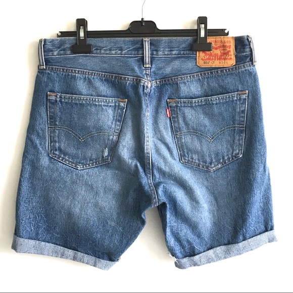 (SOLD) LEVI’S 501 CT Mid-Thigh Denim Short Blue 34 - Picture 2 of 4